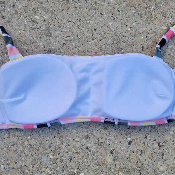 True Craft Stripe Bikini Set - Size Medium (Excellent Condition) - Picture 7 of 14